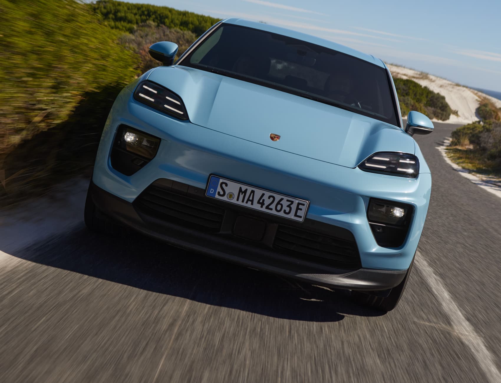 ภาพ Porsche Macan Electric จากแหล่งข้อมูลที่ตรวจสอบแล้ว